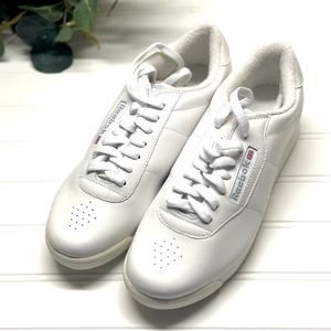 Reebok 7 1/2 Women’s White Athletic Shoes preowned